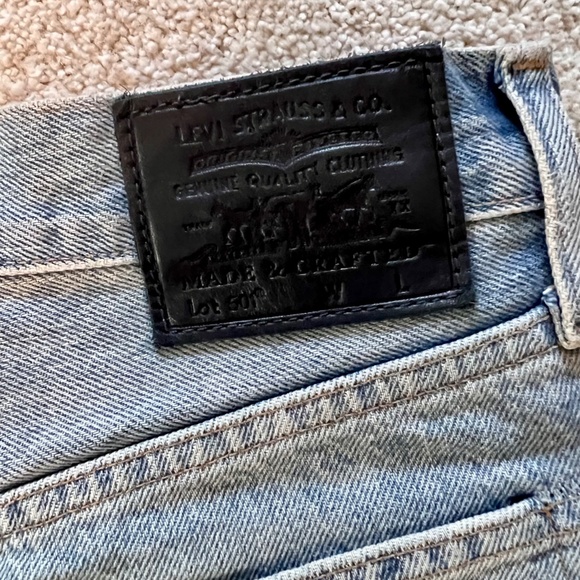 Levis Made & Crafted Boho Patch Cut Off Denim High Rise 501 - Size 26 - Picture 4 of 4